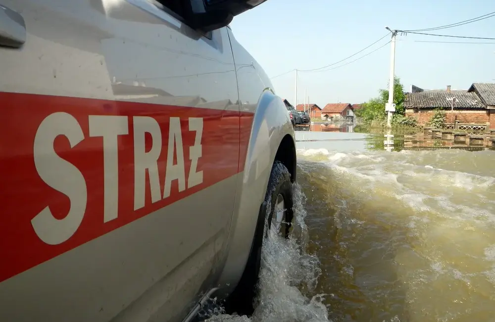 Poranne burze i ulewy na Podkarpaciu, blisko 100 akcji strażaków. Nowe alerty IMGW