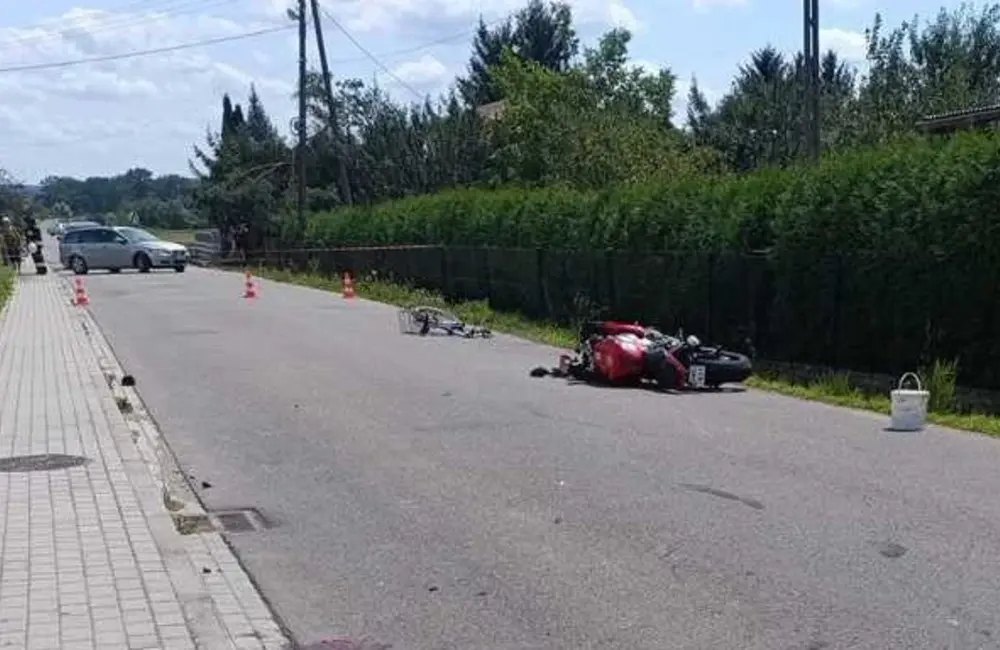 Śmiertelny wypadek w Kłodawie. Rowerzysta zderzył się z motocyklistą