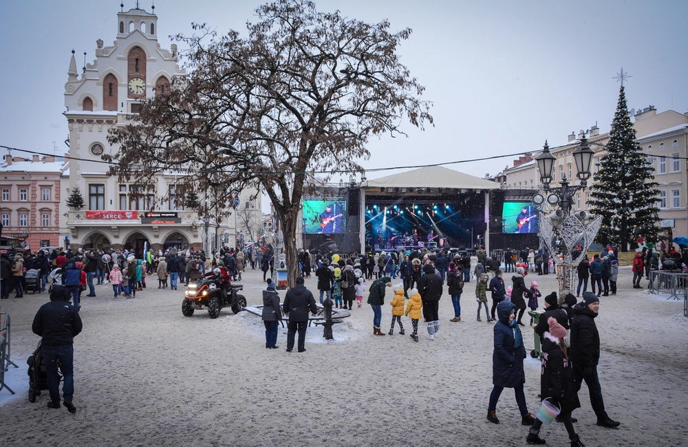 &#8222;Największe serce świata&#8221; dla Pawła Adamowicza. Dzisiaj o 20.00 na rzeszowskim Rynku