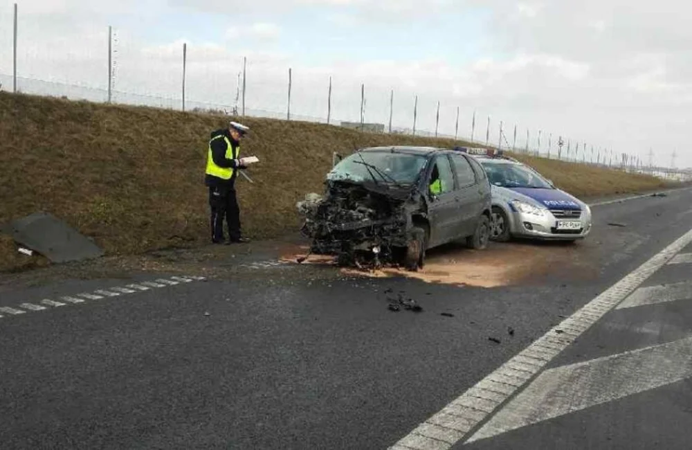 Tragiczny wypadek na S19. Zginęli kierowcy, 10-letnie dziecko trafiło do szpitala