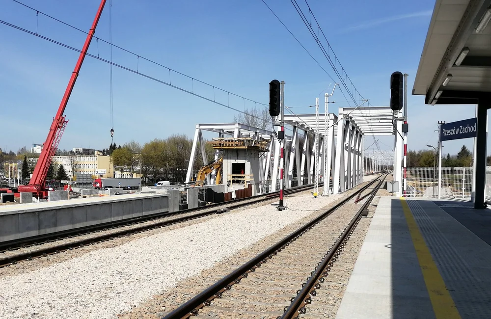 Nowoczesna stacja Rzeszów Główny i nie tylko. Ponad 2 mld zł. na inwestycje kolejowe na Podkarpaciu 