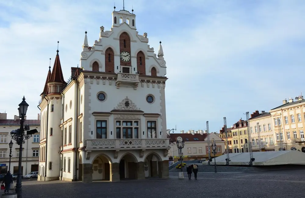 Sąd Okręgowy w Rzeszowie unieważnia decyzje Tadeusza Ferenca ws. Marszu Równości