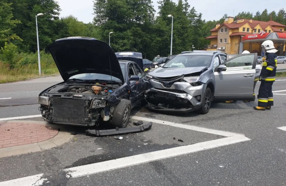 Groźny wypadek w okolicy Niebylca. 25-latek wsiadł za kierownice z 3,5 promilami