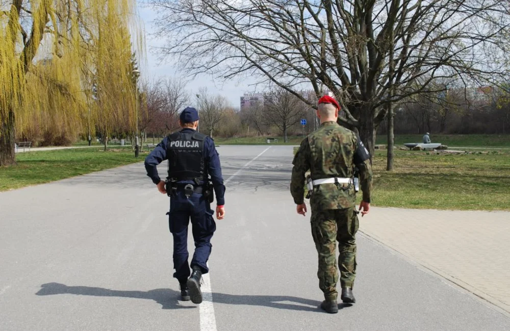 W Rzeszowie kolejne przypadki łamania zakazów. 500 zł mandatu za spotkanie przy Lisiej Górze