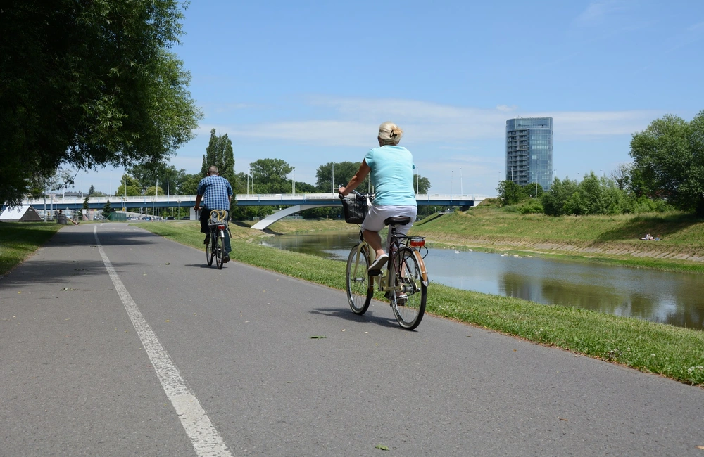 Oświetlą kolejne ścieżki rowerowe nad Wisłokiem