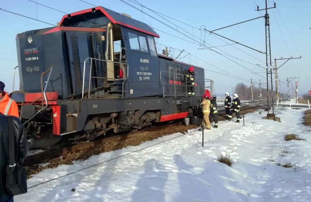 Zderzenie pociągu relacji Rzeszów - Szczecin z lokomotywą. 3 osoby ranne