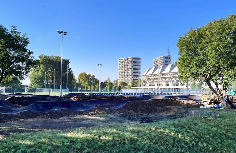 Trwa budowa pumptracka na Bulwarach. Będzie gotowy jesienią