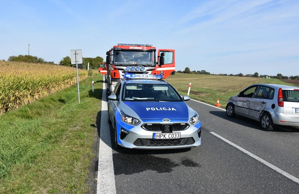 Zderzenie trzech pojazdów w Markowej. Jedna osoba ranna