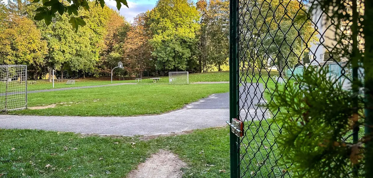 Tak wygląda obecnie teren, który zostanie wkrótce zrewitalizowany - fot. ViC / RESinet.pl