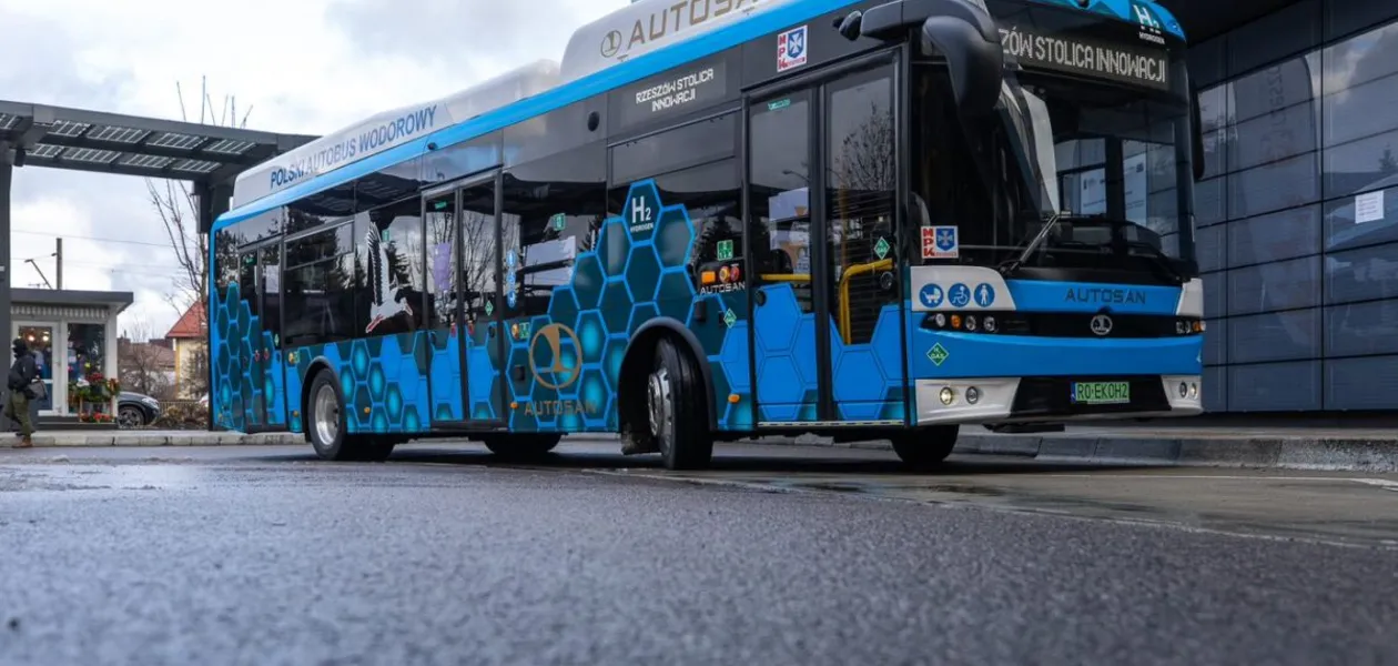 Zdjęcie testowanego w Rzeszowie w 2022 r. autobusu wodorowego / fot. Grzegorz Bukała, Urząd Miasta Rzeszowa