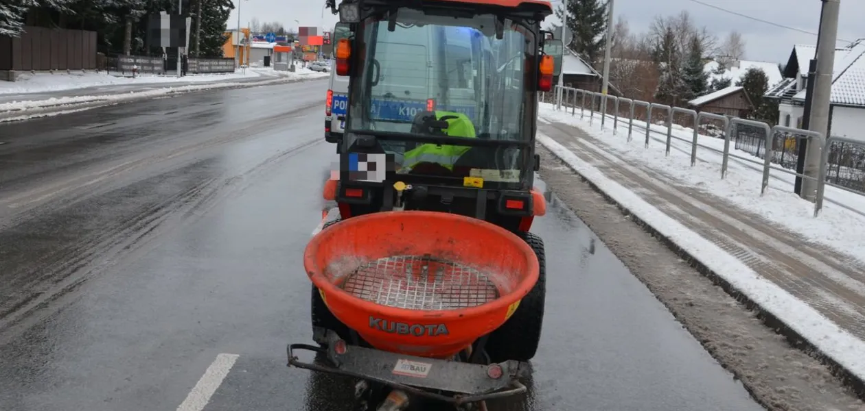 Na zdj. Traktor, którym kierował pijany 47-letni mężczyzna / fot. KMP w Rzeszowie