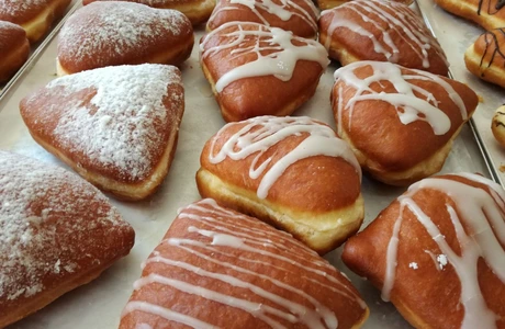 W Rzeszowie otwarto nową pączkarnię. Serwują również kawę i lody rzemieślnicze