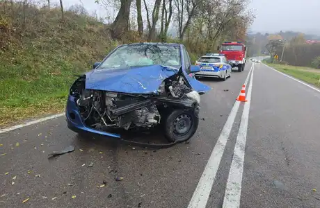 Czołowe zderzenie dwóch osobówek w Domaradzu fot. KPP w Brzozowie 