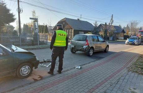 Wypadek w Łańcucie. Trzy osoby trafiły do szpitala fot. KPP w Łańcucie 