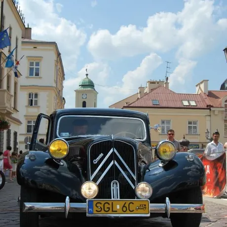 XI Podkarpacki Rajd Pojazdów Zabytkowych - Rzeszów - Rynek - fot 37