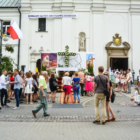 Boże Ciało. Procesja ulicami Rzeszowa - fot 1