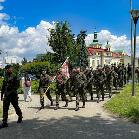 Rzeszów - Defilada wojskowa w centrum Rzeszowa [ZDJĘCIA] - fot 34