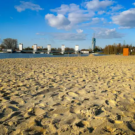 Rzeszów - Słoneczna niedziela na miejskiej plaży - fot 22