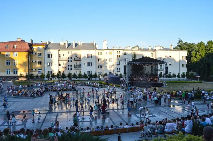 Rzeszów - Letni Koncert Promenadowy - Fontanna Multimedialna