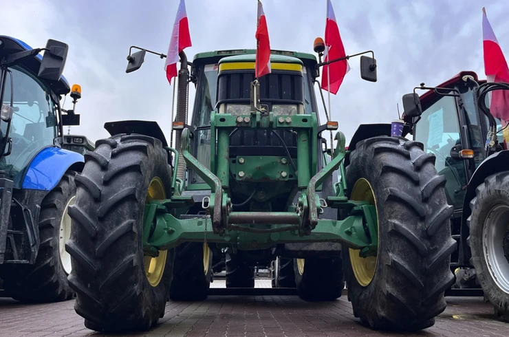 Protest rolników przed Urzędem Wojewódzkim w Rzeszowie