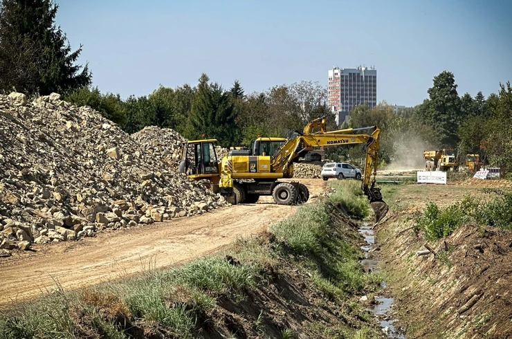 Rzeszów - Budowa drogi, która połączy ulice Krzyżanowskiego i Wieniawskiego [wrzesień 2024]