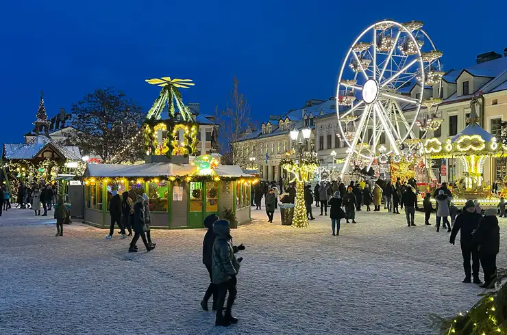 Rzeszów - Świąteczne Miasteczko i iluminacje w centrum Rzeszowa