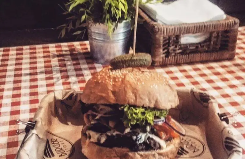 Węgierski burger w Burger Store