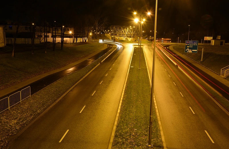 W związku z remontem mostów nad al. Wyzwolenia od 21 do 27 będą utrudnienia w ruchu