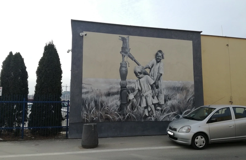 Nowy mural na budynku MPWiK. Autor informuje, że zmieni się prawdopodobnie pierwotna koncepcja