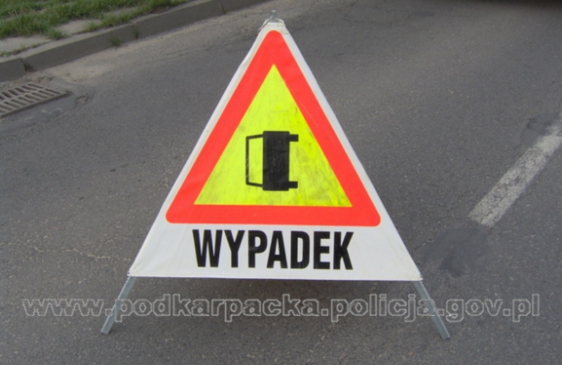 Wypadek na drodze krajowej w Krasnem. Jeden z kierowców trafił do szpitala