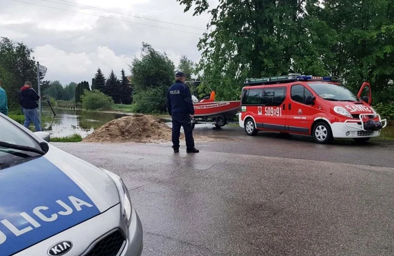 Utrudnienia na drogach województwa w związku z ulewami