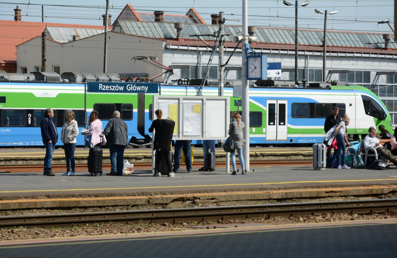 Polregio uruchomi dodatkowe wakacyjne pociągi, m.in. z Rzeszowa do Medzilaborce na Słowacji