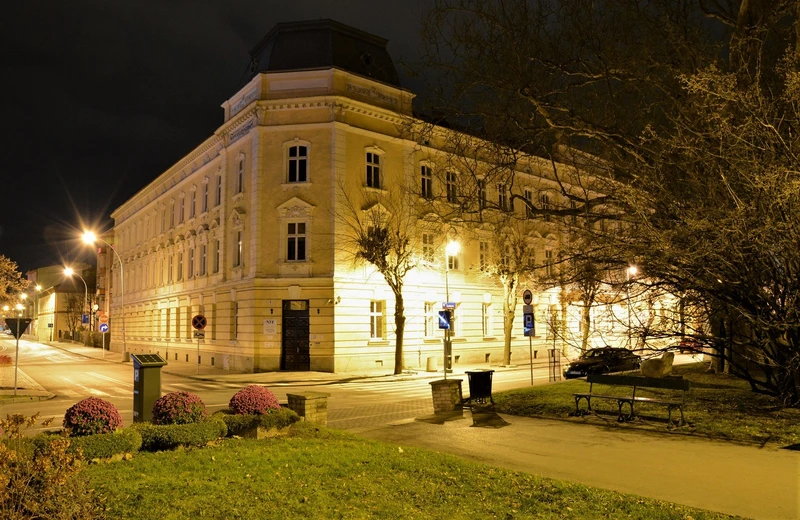 NFZ zaprasza do Podkarpacia na zabiegi usunięcia zaćmy. Kuszą krótkimi terminami oczekiwania