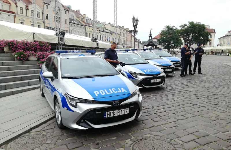 Komenda Miejska Policji w Rzeszowie ma cztery nowe hybrydy [FOTO]