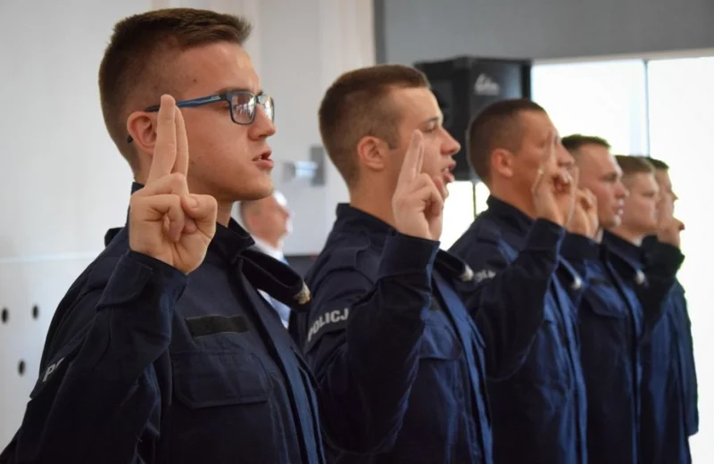 Czternastu nowych policjantów złożyło ślubowanie