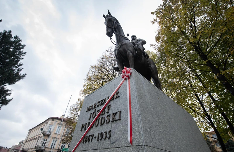 Pomnik marszałka Piłsudskiego oficjalnie odsłonięty