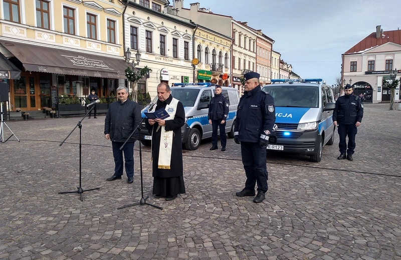 Rzeszowska policja ma dwa nowe radiowozy. W 90 proc. ich zakup sfinansowało miasto 