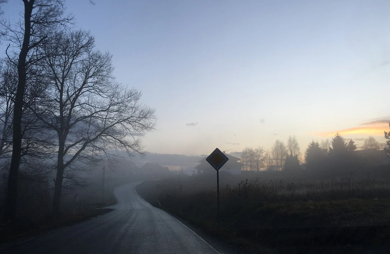 Ostrzeżenie przed gęstą mgłą. Pojawi się przed północą