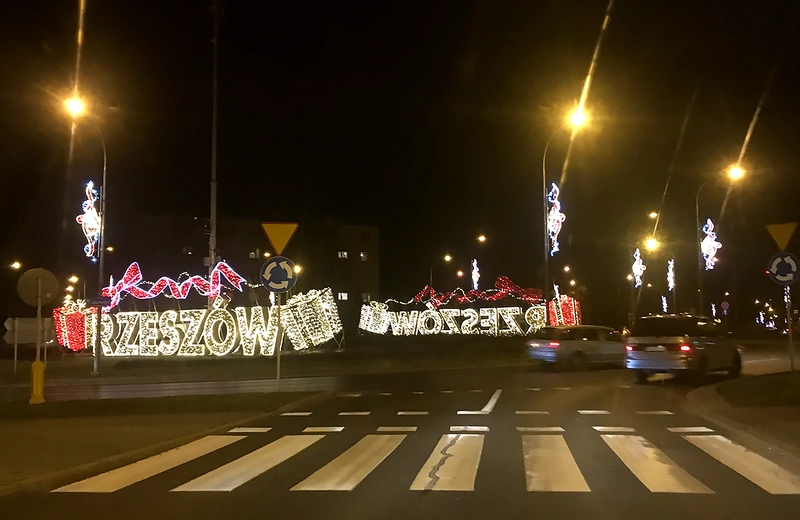 Jedna ze świątecznych iluminacji ma szansę zostać w mieście na dłużej