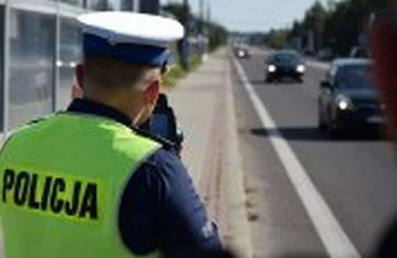 Pędził z prędkością 123 km/h w terenie zabudowanym. Stracił prawo jazdy