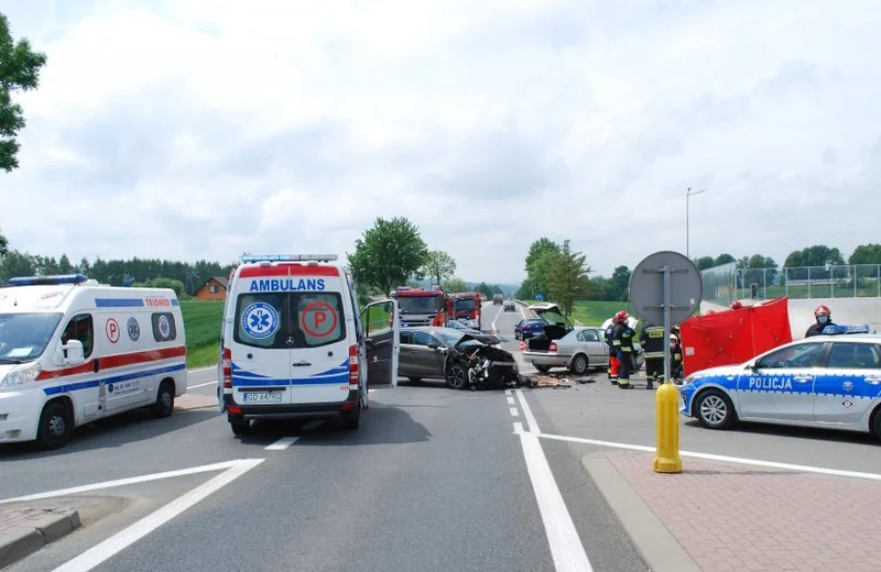 Cztery osoby ranne w wypadku na DK94 w Ropczycach