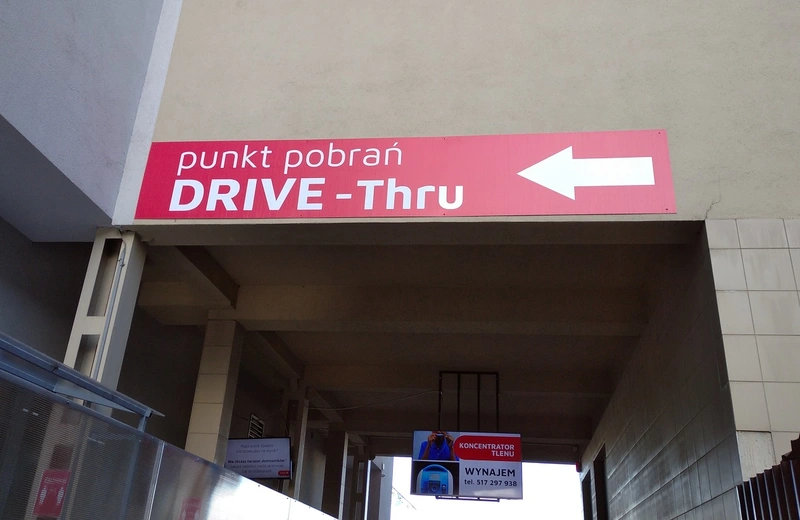 30 punktów drive-thru na Podkarpaciu. Najwięcej testuje się w Rzeszowie