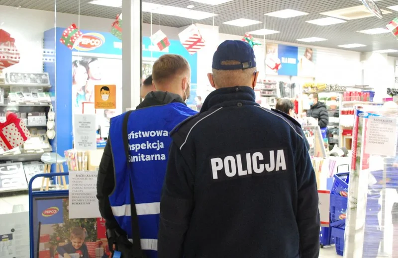 Policjanci i pracownicy sanepidu przeprowadzili kontrole w jednej z rzeszowskich galerii