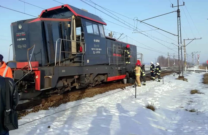 Zderzenie pociągu relacji Rzeszów - Szczecin z lokomotywą. 3 osoby ranne