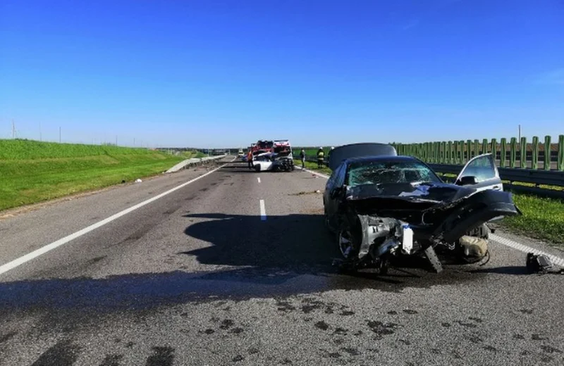 Zderzenie bmw z audi na A4. Zablokowana droga w kierunku Korczowej