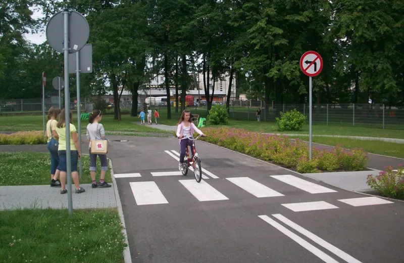 Piknik rodzinny na Miasteczku Ruchu Drogowego