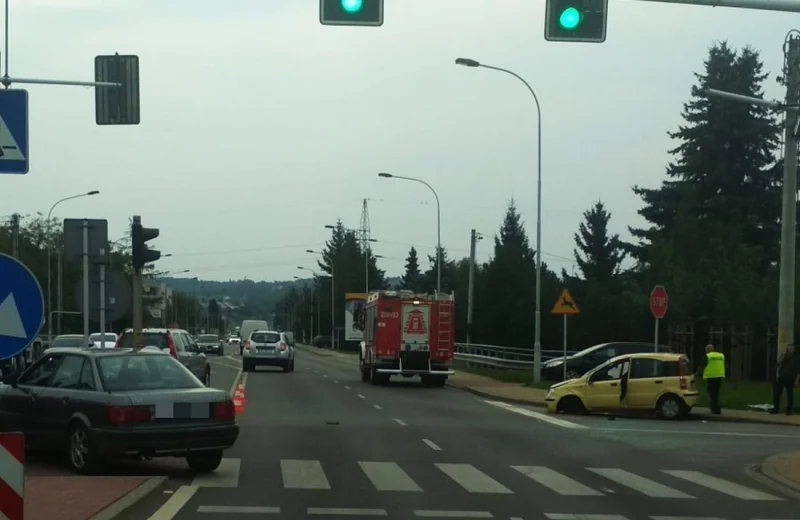 Wypadek na ul. Sikorskiego. Zablokowane dwa pasy w kierunku Tyczyna