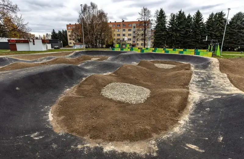 Pumptrack na osiedlu Baranówka prawie gotowy