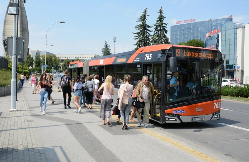 Nowe, ekologiczne autobusy komunikacji miejskiej dla Rzeszowa 