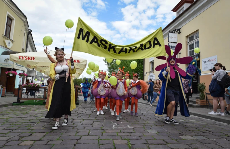 FOTO. Barwna „Parada Dziwolągów” przeszła przez centrum Rzeszowa